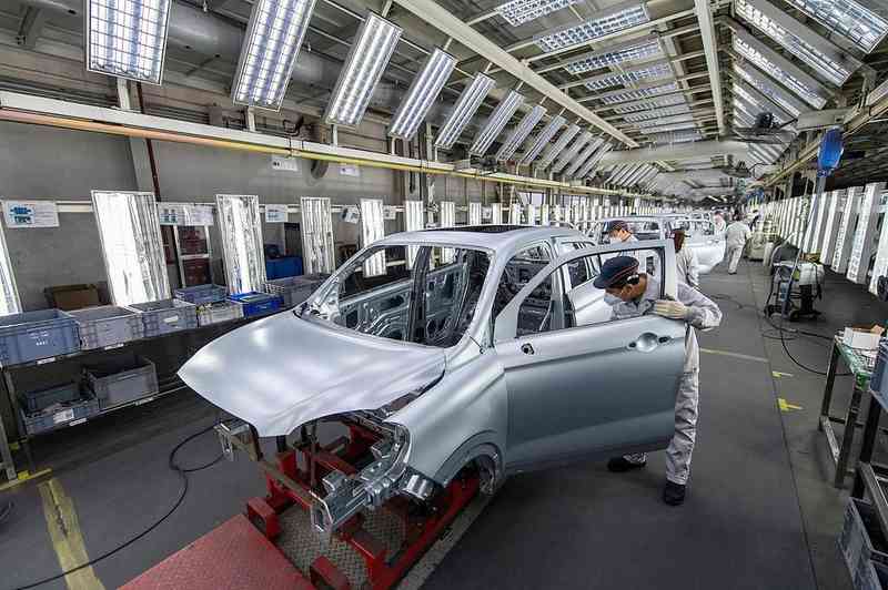  经济开局强劲；新动能加速崛起；内需外贸双轮驱动。 股票财经 经济开局强劲；新动能加速崛起；内需外贸双轮驱动。 股票财经