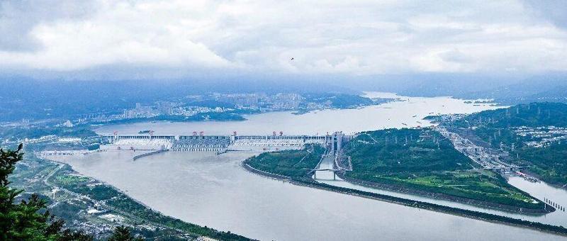 宜昌算力崛起之路,依托绿电铸就新优势;三峡门户转型,数字浪潮涌动峡江。 IT技术 宜昌算力崛起之路,依托绿电铸就新优势;三峡门户转型,数字浪潮涌动峡江。 IT技术