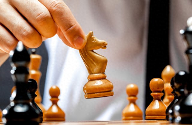 地方险企领导更迭波折不断;袁卫接棒后,安诚财险如何破局前行。 股票财经