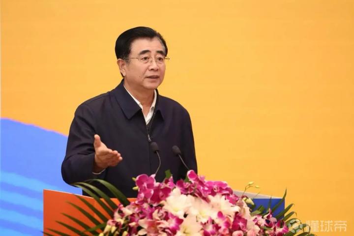  老国脚扎根青训一线；宋凯主席诚邀共筑足球根基；未来希望寄予少年。 体育新闻