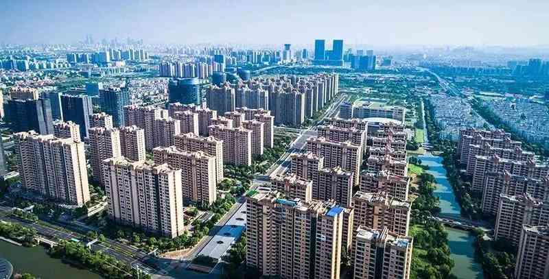  原材料高位运行传导至防水领域；多家龙头企业半月内连续调整产品价格；行业正加速迈向价值竞争新阶段。 股票财经