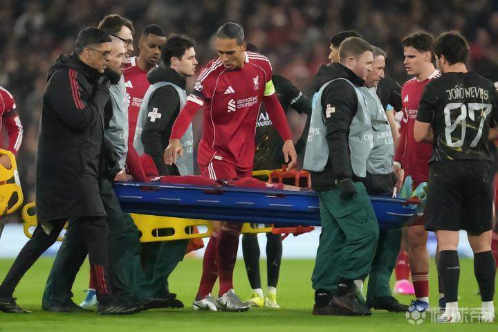 当梦想遭遇"晴天霹雳"：埃基蒂克的伤痛与职业足球的无常