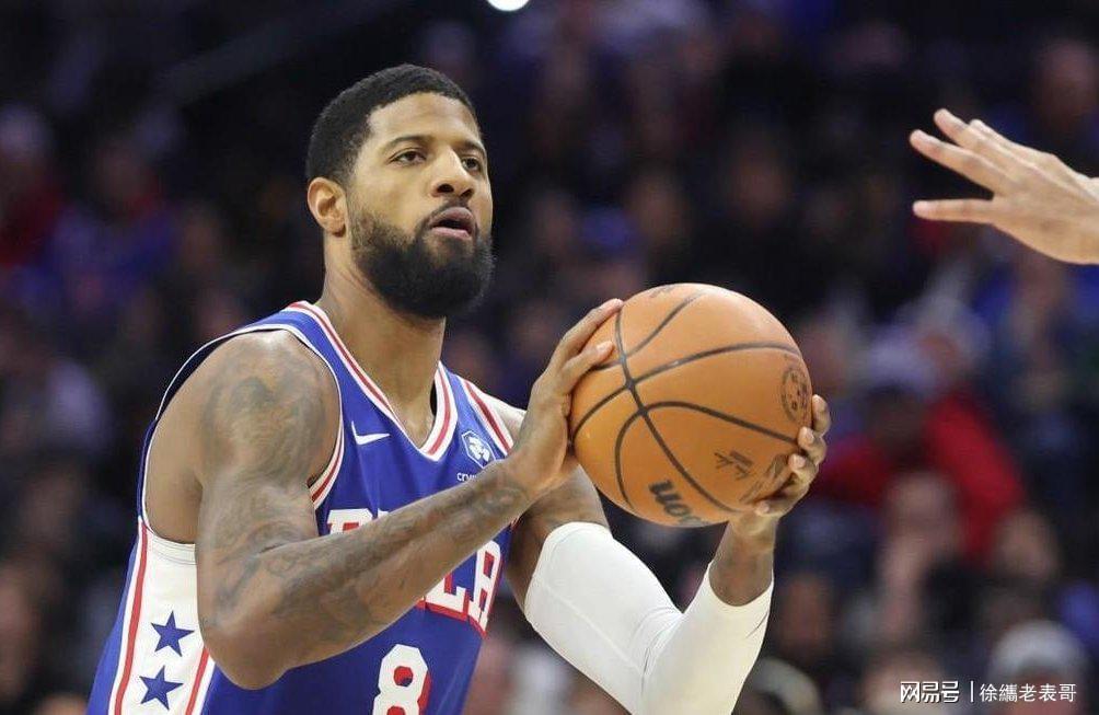  76人118-114逆转黄蜂：东部格局背后的技术博弈与排位变数深度解析 体育新闻