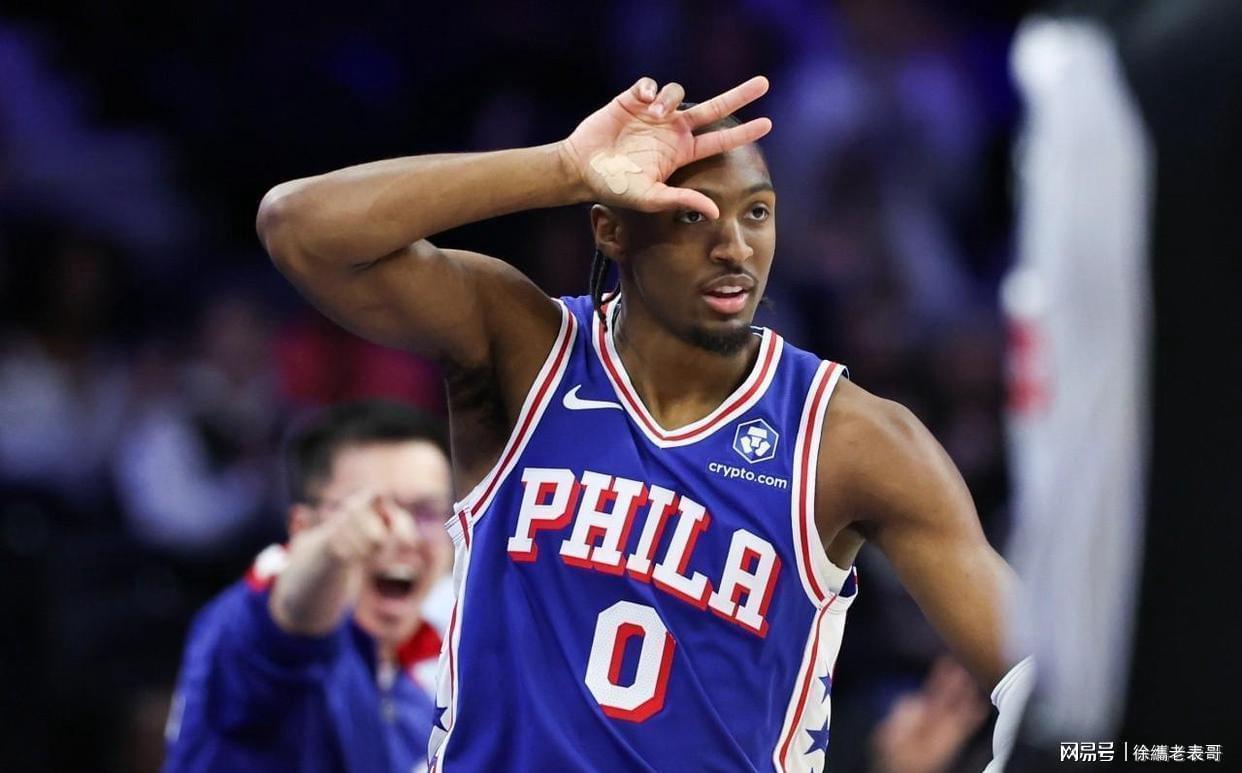  76人118-114逆转黄蜂：东部格局背后的技术博弈与排位变数深度解析 体育新闻