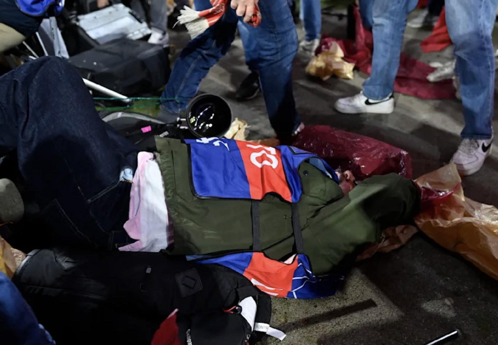 安联球场的安全防线为何失守？欧冠1/4决赛球迷闯入事件技术复盘 体育新闻